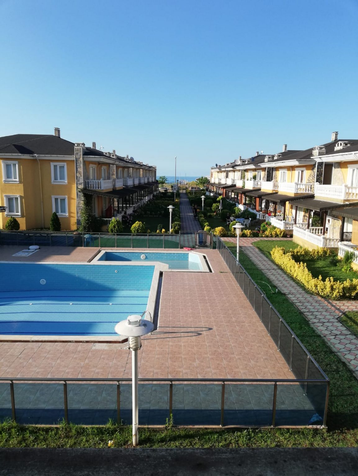 32 Evler Denize Sıfır Havuzlu Sitede 3+1 110m² Satılık Villa Karasu