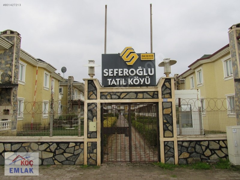 32 Evler Denize Sıfır Havuzlu Sitede 3+1 110m² Satılık Villa Karasu